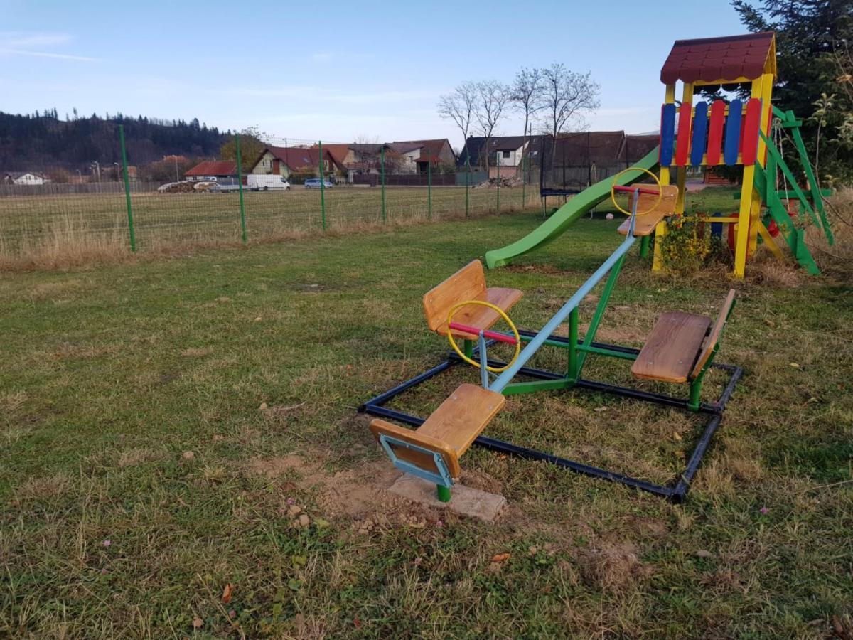 Zărneşti Pensiunea Casa Zarnesteana מראה חיצוני תמונה